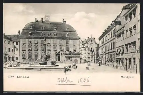 AK Lindau / Bodensee, Marktplatz mit Gasthaus zur Linde und Brunnen