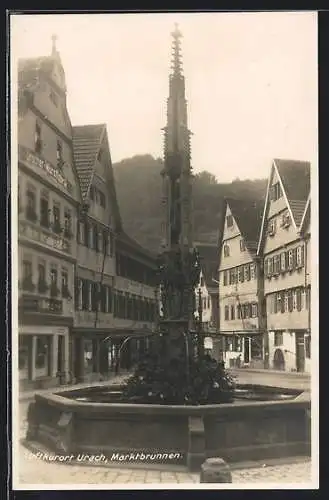 AK Urach / Luftkurort, Ansicht vom Marktbrunnen