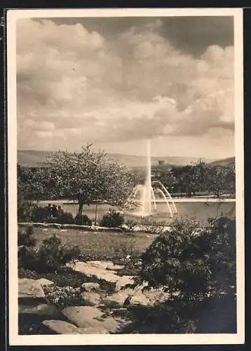 AK Stuttgart, Reichsgartenschau 1939, Blick über einen der Seen auf die Stuttgarter Berge, Ausstellung