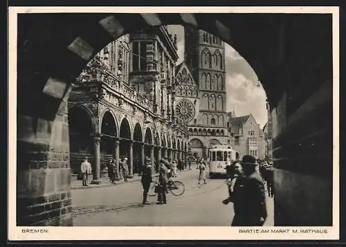 AK Bremen, Strassenbahn am Markt mit Blick zum Rathaus