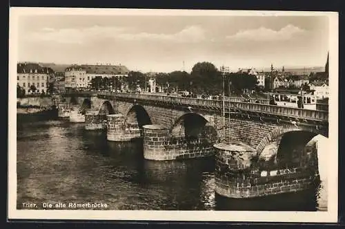 AK Trier, Die alte Römerbrücke mit Strassenbahn
