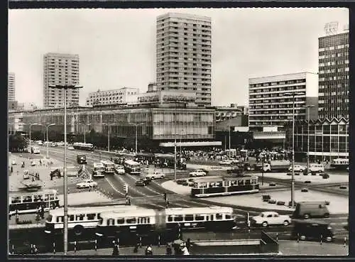 AK Warschau, Strassenpartie im Stadtzentrum mit Strassenbahn