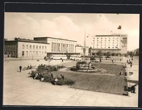 AK Merseburg, Brunnen auf dem Gagarinplatz