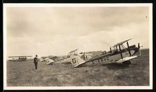 Fotografie Flugzeug de Havilland DH 60 Moth, Doppeldecker Kennung G-EBVC
