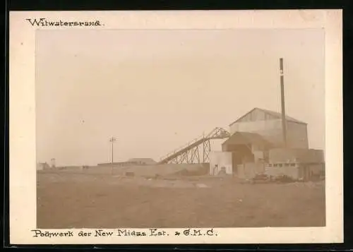 Fotografie unbekannter Fotograf, Ansicht Witwatersrand / Südafrika, Bergbau / Goldmine, Pochwerk Mew Midas Est. & G.M.C.