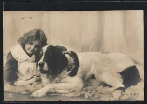 Foto-AK RPH Nr. 62-7653: Kleines Mädchen mit grossem Hund