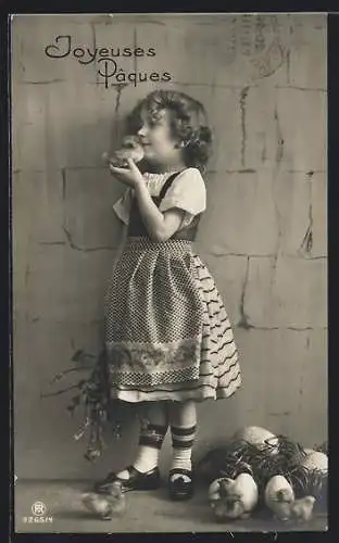 Foto-AK RPH Nr. 3265 /4: Kleines Mädchen mit Küken und Ostereiern
