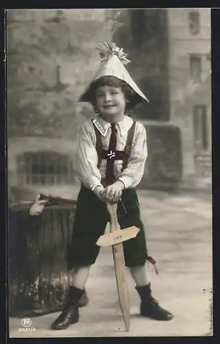 Foto-AK RPH Nr. 2621 /4: Kleiner Junge mit Holzschwert
