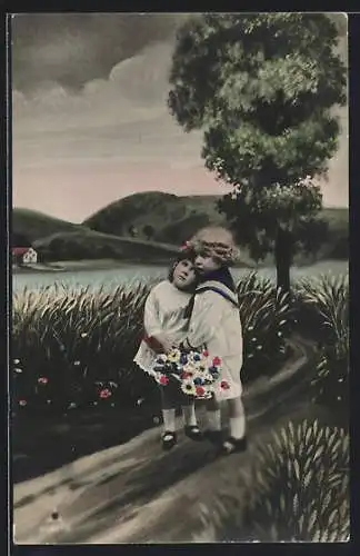 Foto-AK Photochemie Berlin: Zwei Kinder am Ufer