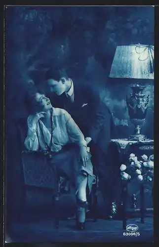 Foto-AK Amag Nr. 63096 /5: Junger Mann gesteht der Auserwählten seine Liebe