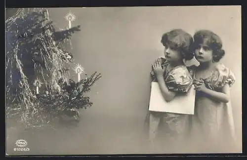Foto-AK Amag Nr. 61026 /3: Kinder am Weihnachtsbaum
