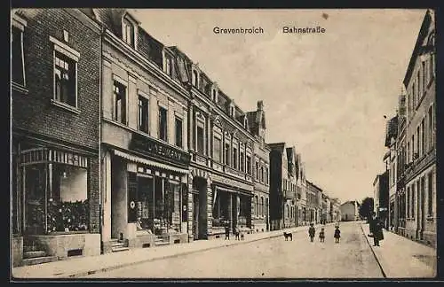 AK Grevenbroich, Bahnstrasse mit Geschäften