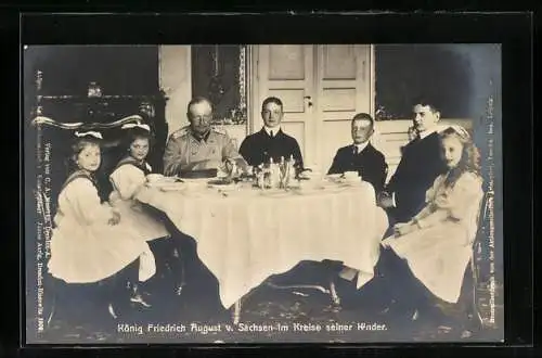 AK König Friedrich August von Sachsen zu Tisch im Kreise seiner Kinder