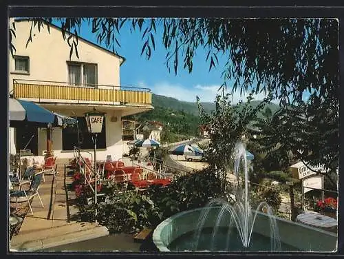 AK Weinähr /Lahn-Gelbachtal, Hotel-Weinhaus Treis mit Springbrunnen