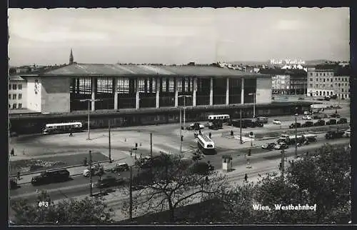 AK Wien, Westbahnhof mit Hotel Westbahn, Strasse und Bussen