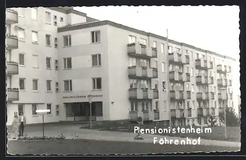 AK Wien, Pensionistenheim Föhrenhof mit Eingang