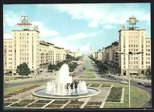 AK Berlin, Strausberger Platz, Blick in die Karl-Marx-Allee