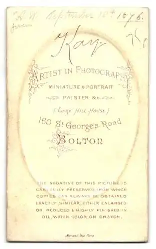 Fotografie Kay, Bolton, 160 St. George`s Road, Junger Herr im karierten Anzug mit Krawatte und Seitenscheitel