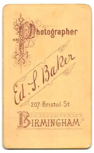 Fotografie Ed. S. Baker, Birmingham, 207, Bristol St., Junge Dame mit zeitgenössischer Frisur