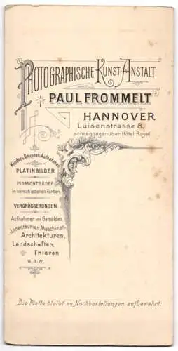 Fotografie Paul Frommelt, Hannover, Luisenstrasse 8, Herr im grauen Anzug mit Mustasch und Glatze