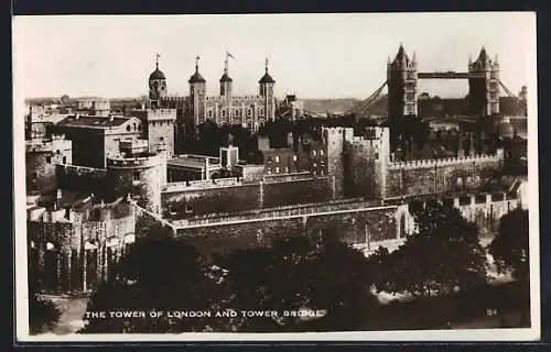 AK London, The Tower of London and the Tower Bridge