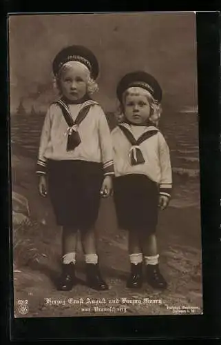 AK Herzog Ernst August mit Herzog Georg von Braunschweig im Matrosenanzug