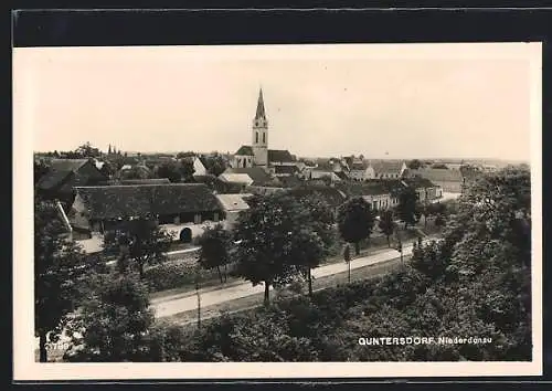 AK Guntersdorf /Niederdonau, Ortsansicht mit der Kirche