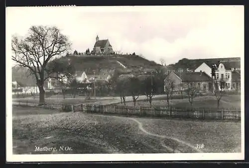 AK Mailberg /N.Oe., Ortsansicht mit der Bergkirche