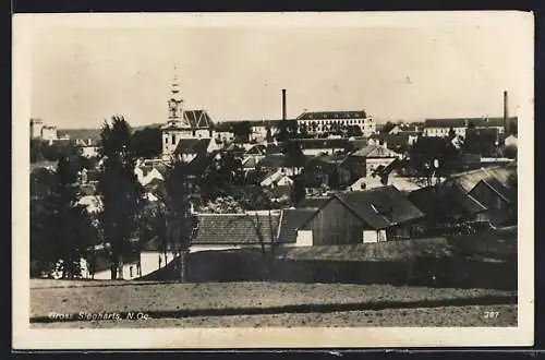 AK Gross Siegharts /N. Oe., Teilansicht vom Feld aus