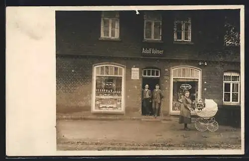 Foto-AK Langenhagen, Edeka-Filiale und Einzelhandelsbank Adolf Volmer, Betreiber am Eingang