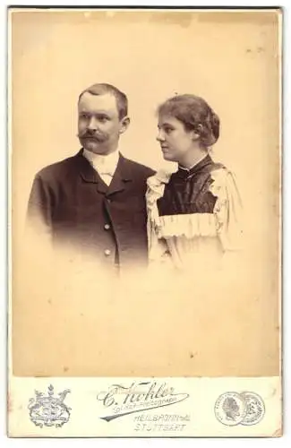Fotografie C. Kohler, Stuttgart, Friedrichstr. 32, Bürgerlicher Herr mit einer jungen Dame