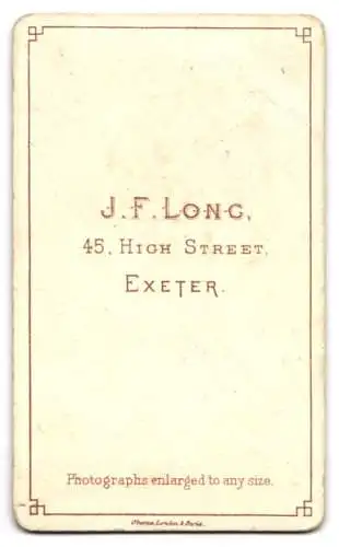 Fotografie J. F. Long, Exeter, 45 High Street, Dame in hochgeschlossenem Kleid im Profil