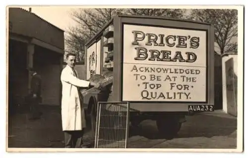 Fotografie unbekannter Fotograf, Ansicht Leeds-Headingley, LKW`s der Firma Price Brothers Bakers