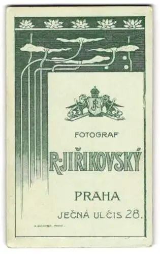 Fotografie R. Jirikovsky, Praha, Jecna Ul. Cis 28, königliches Wappen mit Monogramm des Fotografen, Seerosenblätter