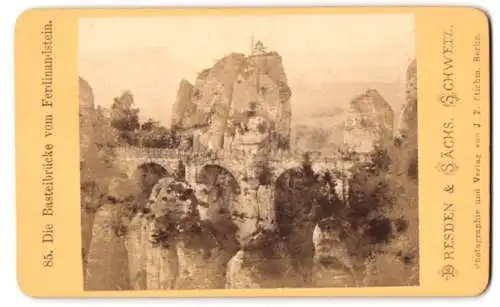 Fotografie J. F. Stiehm, Berlin, Ansicht Bastei, Blick nach der Basteibrücke vom Ferdinandstein aus gesehen