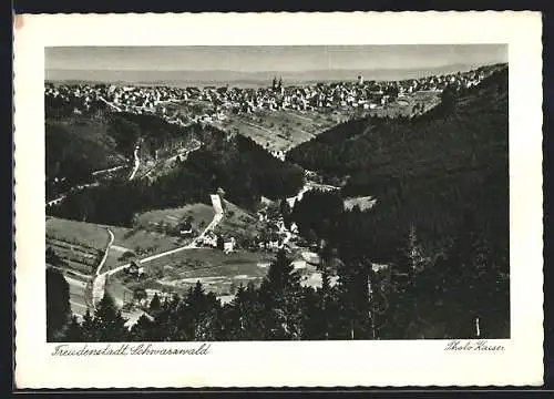 AK Freudenstadt /Schwarzwald, Panoramablick auf den Ort