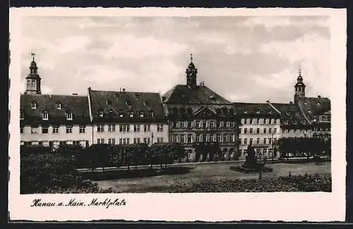 AK Hanau a. Main, Marktplatz mit Häuserpanorama