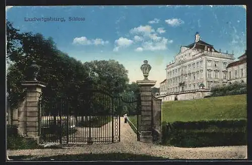 AK Ludwigsburg / W., Blick zum Schloss