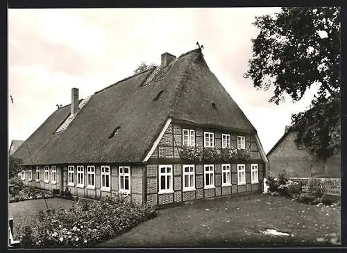 AK Eyendorf /Lüneburger Heide, Fachwerkhaus mit Reetdach