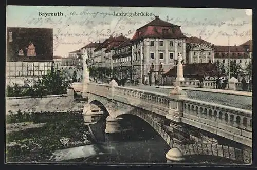 AK Bayreuth, Passanten auf der Ludwigsbrücke