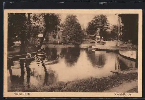 AK Wend.-Rietz, Kanalpartie mit Ruderern