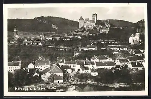 AK Hardegg a. d. Thaya, Ortsansicht mit Schlossruine