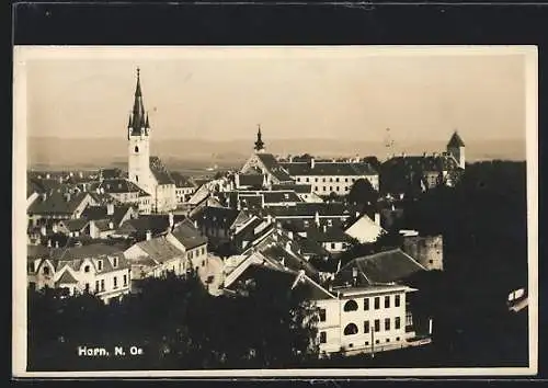 AK Horn /N.-Ö., Teilansicht mit Kirche und Blick in die Ferne