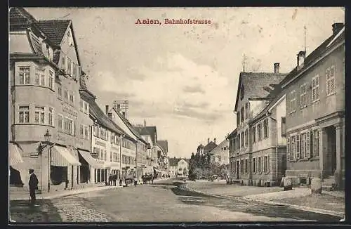 AK Aalen, Bahnhofstrasse mit Geschäften