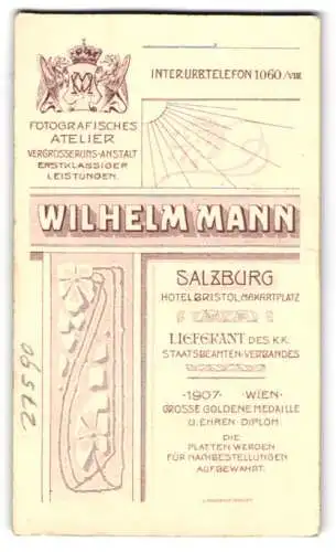 Fotografie Wilhelm Mann, Salzburg, Makartplatz, königliches Wappen mit Monogramm des Fotografen