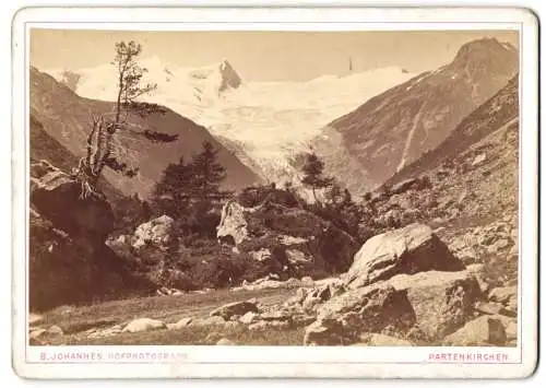 Fotografie B. Johannes, Partenkirchen, Ansicht Matrei, Blick vom G`schlöss nach dem Gross- & Kleinvenediger Gletscher