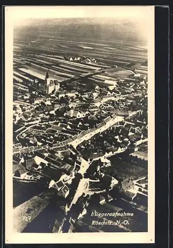 AK Röschitz /N.-O., Teilansicht mit Kirche, Fliegeraufnahme