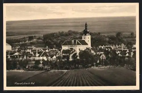 AK Ravelsbach /Nd., Totalansicht mit Feldern und Fernblick