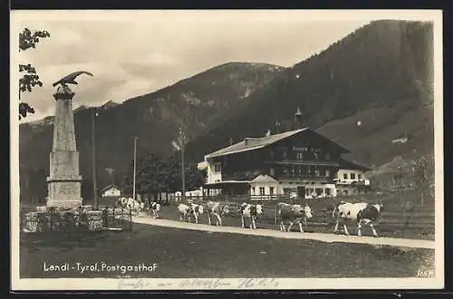AK Landl /Tyrol, Kühe vor dem Postgasthof