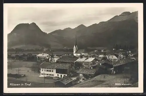 AK Kössen, Panoramablick auf Dorf und Berge